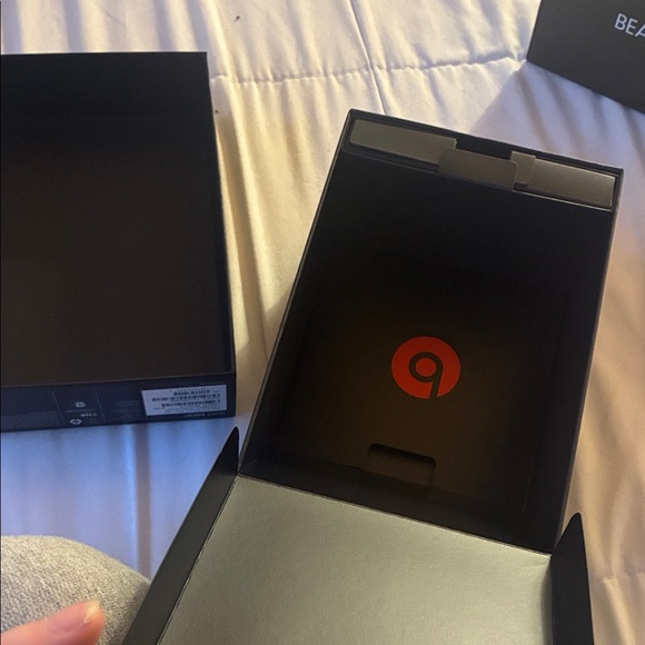 Solo3 Beats Headphones Box- Black - Picture 8 of 11